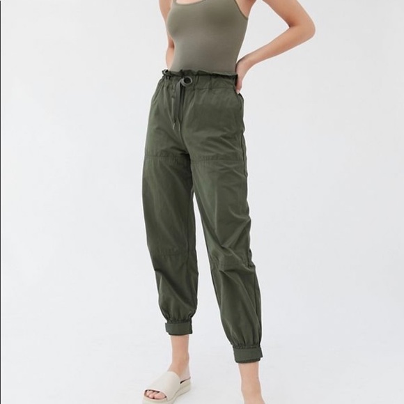 NWT UO High Waisted paper bag jogger - Picture 1 of 8